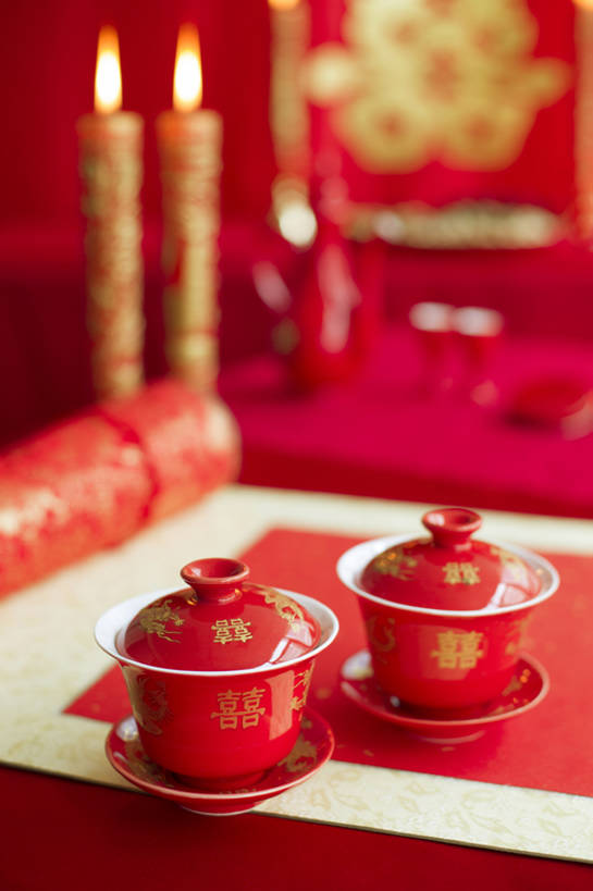 无人,竖图,特写,留白,婚礼,快乐,幸福,运气,静物,杯子,蜡烛,北京,中国,亚洲,风俗,庆祝,装饰,烛光,一对,古典,结婚,浪漫,传统,红色,点燃,喜庆,汉字,精神,摄影,纪念,卷,仪式,风格,中国文化,典礼,古典风格,喜字,东亚,制度,茶杯,彩图,影棚拍摄,高兴,传统文化,洞房,喜烛,bj175