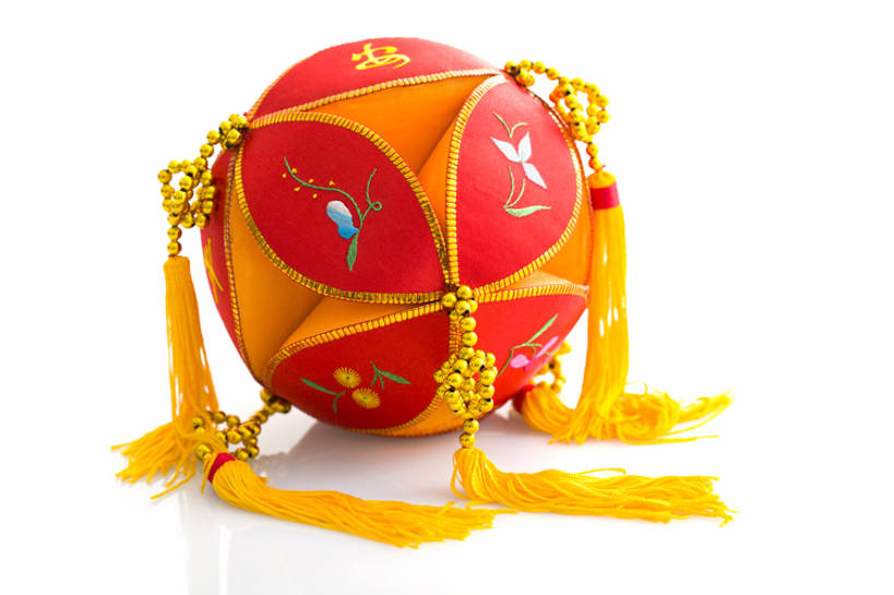 无人,横图,特写,留白,抠图,白色背景,婚礼,快乐,幸福,运气,静物,刺绣,北京,中国,亚洲,花纹,风俗,庆祝,装饰,图案,艺术品,古典,结婚,浪漫,传统,古代,一个,红色,工艺品,喜庆,精神,摄影,单个,纪念,仪式,风格,中国文化,手艺,典礼,古典风格,东亚,穗,式样,制度,美术工艺,绣球,彩图,影棚拍摄,高兴,传统文化,bj175