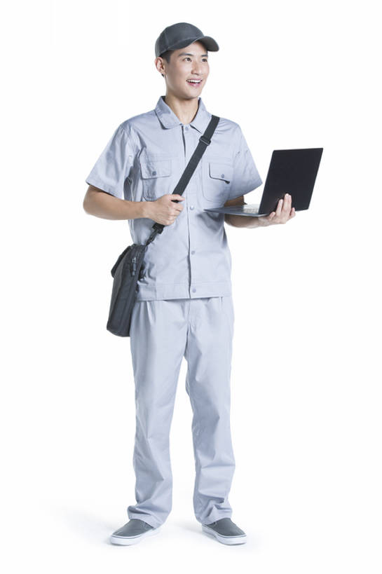 东方人,成年人,一个人,服务员,修理工,工程师,技术人员,笑,微笑,露齿笑,竖图,留白,抠图,白色背景,正面,制服,快乐,满意,幸福,信心,笔记本电脑,互联网,技术,帽子,北京,中国,亚洲,仅一个男性,仅一个人,连接,敲打,握,检查,工作,包,联系,输入,仅一个年轻男性,打字,站着,职业,鸭舌帽,服务,握着,摄影,生活方式,查看,技巧,修理,点击,敲击,工程,享乐,手艺,问题,计算机设备,东亚,无线电技术,责任,技能,技艺,解决,按键,计算机,男人,男性,年轻男性,亚洲人,中国人,年轻人,服务生,侍者,技术员,彩图,全身,影棚拍摄,欢乐,妙技,本领,网络安全防护,程序员,bj175