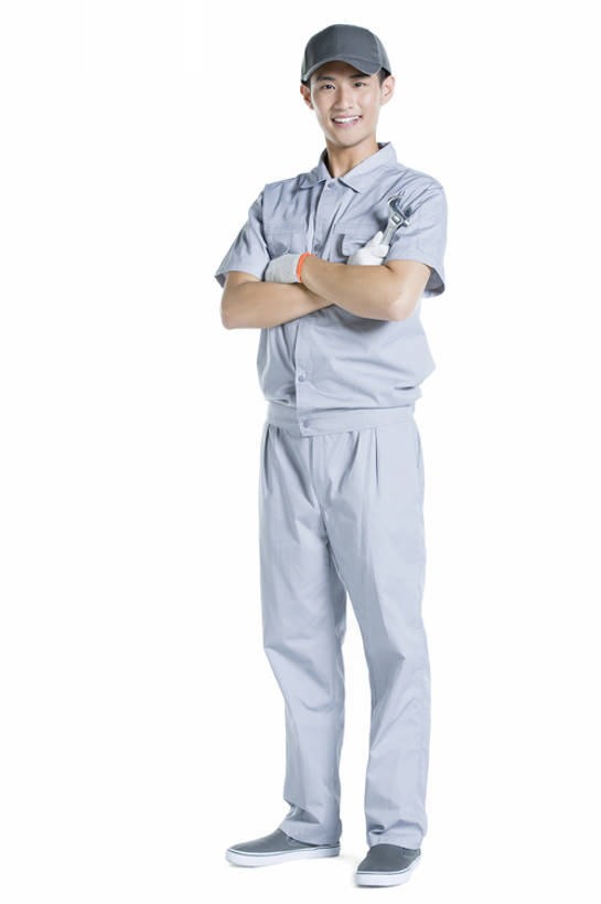 东方人,成年人,一个人,服务员,修理工,工程师,笑,双手交叉,微笑,露齿笑,竖图,留白,抠图,白色背景,正面,制服,快乐,幸福,信心,帽子,北京,中国,亚洲,仅一个男性,仅一个人,握,工具,注视,工人,仅一个年轻男性,手套,观察,看,站着,职业,鸭舌帽,活力,服务,握着,摄影,生活方式,观看,扳手,修理,工程,察看,双手抱胸,享乐,关注,肖像,东亚,责任,技能,男人,男性,年轻男性,亚洲人,中国人,年轻人,服务生,侍者,员工,技术员,彩图,全身,影棚拍摄,欢乐,匠人,劳动者,体力工,工人阶级,bj175
