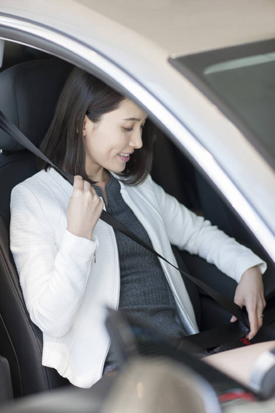 东方人,成年人,一个人,商店,笑,微笑,露齿笑,竖图,室内,正面,购物,快乐,安全,消费,门,城市,汽车,北京,中国,亚洲,仅一个年轻女性,仅一个女性,仅一个人,乘客,捆扎,握,商品,机动车,现代,顾客,座位,车,安全带,车门,门框,交通工具,轿车,舒服,零售,握着,运输,摄影,生活方式,保护,展厅,舒适,享乐,挑选,购买,载具,选择,豪华轿车,试车,车座,东亚,保险带,陈列室,年轻女性,女人,女性,亚洲人,中国人,年轻人,坐着,半身,彩图,欢乐,家用车,bj175