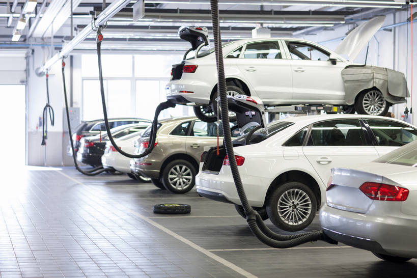 无人,工厂,商店,横图,室内,白天,车间,汽车,北京,中国,亚洲,吊挂,悬挂,工具,商品,机动车,挂,现代,车,交通工具,轿车,零售,运输,摄影,修理,展厅,载具,修理厂,豪华轿车,贩卖,东亚,汽车修理厂,陈列室,彩图,制造厂,家用车,bj175