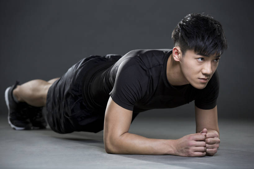东方人,成年人,肌肉,健壮,一个人,运动员,俯卧撑,横图,留白,正面,运动服,锻炼,运动,信心,北京,中国,亚洲,仅一个男性,仅一个人,伸展,灰色背景,服装,训练,现代,仅一个年轻男性,衣服,保养,健康,活力,力量,平衡,舒展,保健,摄影,服饰,生活方式,支撑,酷,练习,衣着,穿着,热身,决心,努力,爱好,塑身,弹性,东亚,肱二头肌,衣饰,普拉提训练法,体育活动,男人,男性,年轻男性,亚洲人,中国人,年轻人,彩图,全身,影棚拍摄,运动装,平板支撑,bj175
