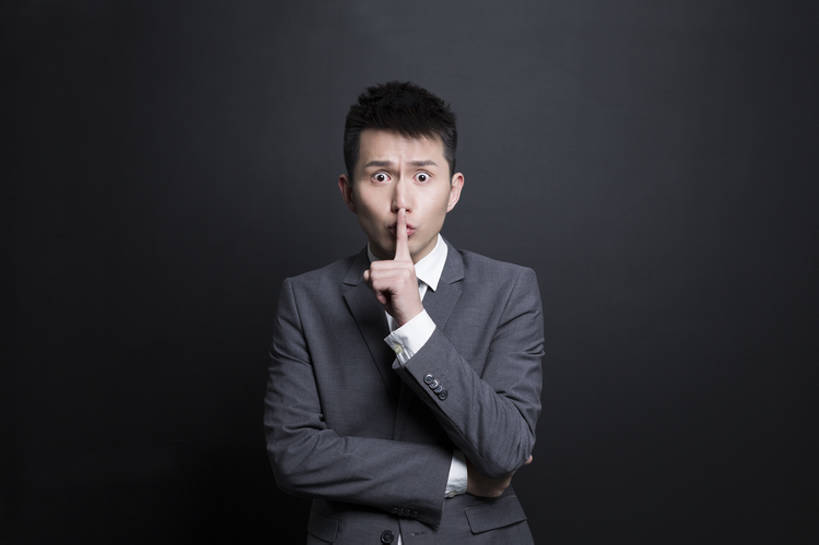 东方人,成年人,一个人,商务人士,商务男性,摸,横图,室内,留白,正面,衬衫,西装,商务,北京,中国,亚洲,仅一个男性,仅一个人,抚摸,黑色背景,套装,正装,领带,注视,现代,仅一个年轻男性,观察,看,手势,站着,职业,表情,摄影,生活方式,观看,害怕,幽默,惊吓,察看,恐怖,关注,商务装,工薪阶层,东亚,闭嘴,一套,惊骇,寂静,男人,男性,年轻男性,亚洲人,中国人,年轻人,白领,上班族,触摸,接触,半身,彩图,影棚拍摄,衬衣,打手势,bj175