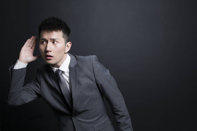 东方人,成年人,一个人,商务人士,商务男性,横图,室内,留白,正面,衬衫,西装,商务,北京,中国,亚洲,仅一个男性,仅一个人,黑色背景,套装,正装,领带,听,现代,仅一个年轻男性,手势,站着,职业,表情,斜视,遮,遮掩,摄影,生活方式,幽默,掩盖,遮挡,偷听,秘密,商务装,私密,工薪阶层,东亚,遮盖,一套,掩饰,猜疑,男人,男性,年轻男性,亚洲人,中国人,年轻人,白领,上班族,半身,彩图,影棚拍摄,衬衣,打手势,捂住,好奇心,bj175