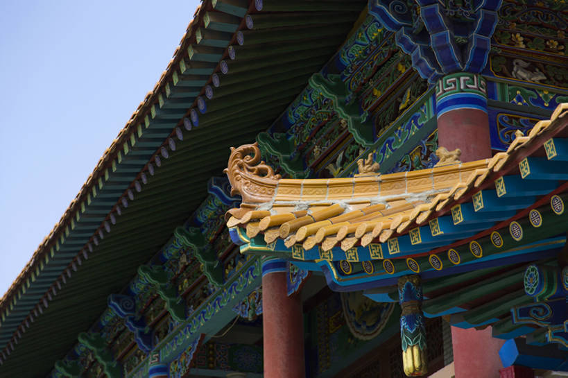 无人,寺庙,宫殿,横图,室外,白天,仰视,旅游,度假,美景,名胜古迹,标志建筑,地标,建筑,中国,亚洲,花纹,艺术,鲜艳,图案,屋顶,屋檐,景观,文化遗产,建筑群,古典,宏伟,瓦,历史,娱乐,建设,传统,古代,风景,天空,自然,享受,休闲,旅游胜地,景色,放松,摄影,宗教,佛教,部分,旧的,中国文化,自然风光,古典风格,东亚,宗教用品,远古,东亚文化,甘肃省,丝绸之路,武威,古代文明,灵性,彩图,低角度拍摄,旅行,礼拜堂,传统文化,建筑结构,罗什寺,bj175