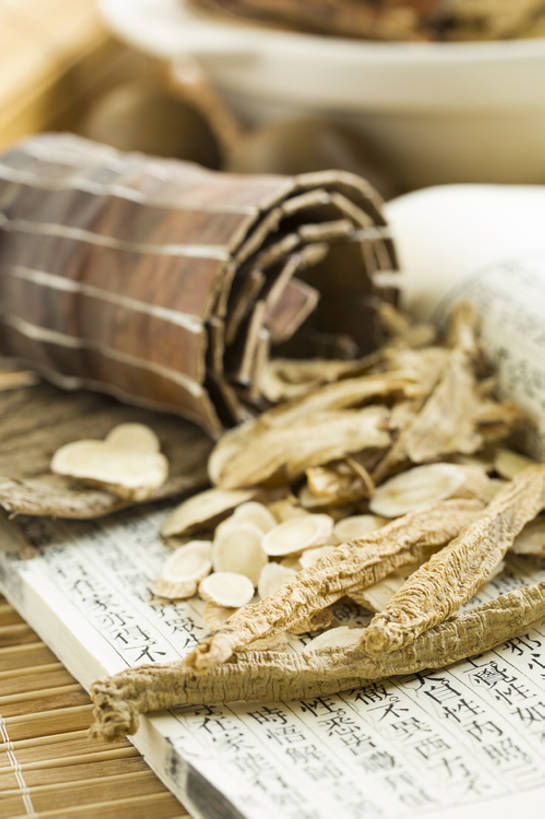 无人,医生,竖图,植物,当归,静物,中国,亚洲,许多,药,准备,丰富,干燥,材料,草药,药草,很多,古典,传统,中药,碗,医护人员,医疗人员,健康,汉字,摄影,药房,有机食品,多样,医疗,旧的,中国文化,药材,中草药,选择,干的,中医,东亚,中药材,本草,黄芪,党参,大夫,书,彩图,杜仲,传统文化,汉医,成分,bj175