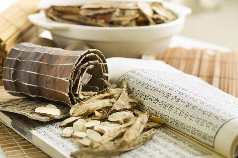 无人,医生,横图,植物,当归,静物,中国,亚洲,许多,药,准备,丰富,干燥,材料,草药,药草,很多,古典,传统,中药,碗,医护人员,医疗人员,健康,汉字,摄影,药房,有机食品,多样,医疗,旧的,中国文化,药材,中草药,选择,干的,中医,东亚,中药材,本草,黄芪,党参,大夫,书,彩图,杜仲,传统文化,汉医,成分,bj175