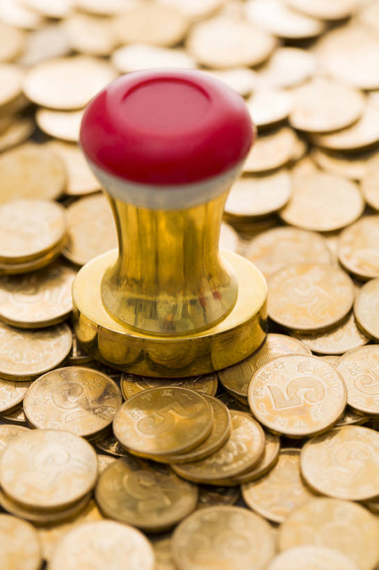 无人,竖图,特写,商务,安全,钱,人民币,静物,北京,中国,亚洲,许多,堆叠,丰富,小的,钱币,办公用品,很多,文具,概念,同意,财富,金融,投资,摄影,经济,堆,印章,办公设备,文具用品,图章,控制,权威,存款,签署,流通,贸易,东亚,文化工具,可靠,橡皮章,鉴定,想法,货币,现金,硬币,彩图,影棚拍摄,全画幅,邮戳,封印,bj175