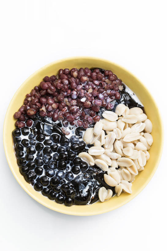 点心,牛奶,无人,竖图,俯视,特写,留白,抠图,白色背景,豆,花生,静物,北京,中国,亚洲,融化,材料,美味,食品,甜点,甜品,饮品,饮食,食物,糕点,饮料,碗,甜食,健康,摄影,有机食品,混合,可口,清新,东亚,赤豆,健康食物,适口,彩图,影棚拍摄,仙草冻,bj175