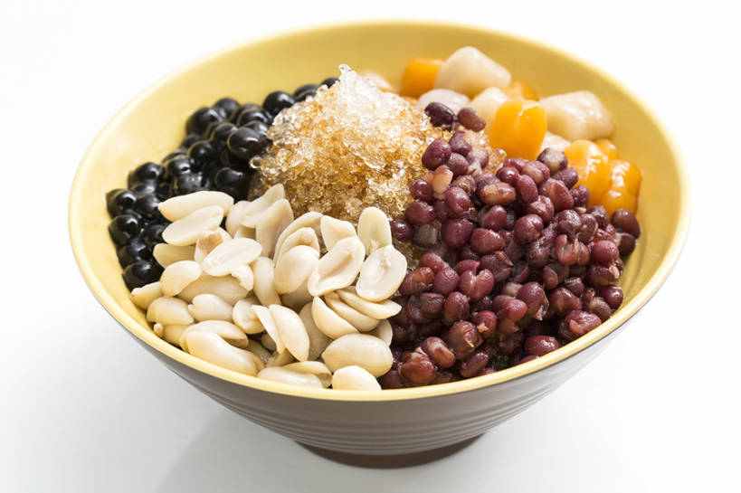 点心,无人,横图,特写,留白,抠图,白色背景,豆,花生,静物,北京,中国,亚洲,融化,材料,冰,美味,食品,甜点,甜品,饮品,饮食,食物,糕点,饮料,碗,甜食,健康,摄影,有机食品,混合,可口,清新,东亚,赤豆,健康食物,适口,果露,彩图,影棚拍摄,芋圆,bj175