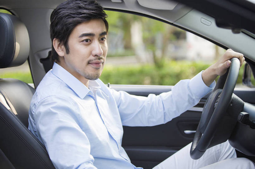 东方人,成年人,一个人,司机,微笑,横图,室外,白天,侧面,衬衫,快乐,幸福,城市,汽车,北京,中国,亚洲,仅一个男性,仅一个人,握,机动车,现代,座位,车,仅一个年轻男性,方向盘,交通工具,轿车,开车,休闲,舒服,握着,运输,摄影,生活方式,便利,舒适,享乐,成就,载具,驾驶室,驾车,豪华轿车,车座,汽车部件,驾驶座,东亚,男人,男性,年轻男性,亚洲人,中国人,年轻人,坐着,彩图,欢乐,开领,家用车,bj175