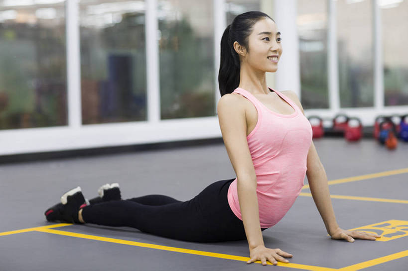 东方人,成年人,一个人,运动员,健身房,笑,微笑,露齿笑,横图,室内,侧面,运动服,运动鞋,锻炼,快乐,幸福,运动,信心,窗户,城市,北京,中国,亚洲,仅一个年轻女性,仅一个女性,仅一个人,伸展,弯腰,服装,背心,训练,现代,衣服,健康,活力,舒展,瑜珈,摄影,服饰,生活方式,马尾辫,专心,下腰,享乐,练习,衣着,穿着,热身,决心,努力,爱好,苗条,塑身,弹性,东亚,眼镜蛇式,衣饰,普拉提训练法,年轻女性,女人,女性,亚洲人,中国人,年轻人,彩图,全身,欢乐,运动装,健身俱乐部,bj175