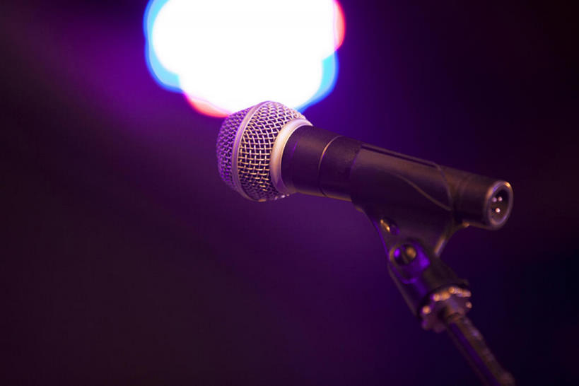 无人,舞台,横图,室内,夜晚,留白,时尚,静物,北京,中国,亚洲,音乐,娱乐,现代,休闲,摄影,聚光灯,麦克风,照明设备,扩音器,逆光,东亚,彩图,舞台灯光,bj175