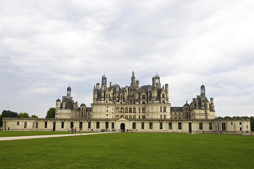 无人,横图,室外,白天,旅游,度假,草地,草坪,名胜古迹,标志建筑,地标,建筑,法国,欧洲,遗迹,花坛,城堡,宏伟,古迹,文物,娱乐,建设,古建筑,绿色,风景,天空,地标建筑,享受,休闲,旅游胜地,放松,摄影,建造,古文明,香波城堡,彩图,旅行,bj175