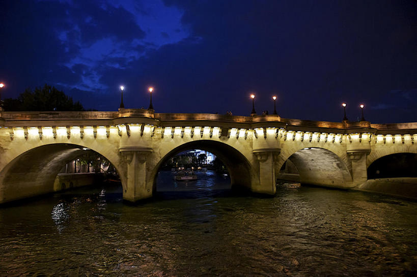 无人,横图,室外,夜晚,旅游,度假,河流,名胜古迹,标志建筑,地标,建筑,法国,巴黎,欧洲,遗迹,桥,古迹,文物,娱乐,建设,古建筑,风景,地标建筑,享受,休闲,旅游胜地,放松,美女,摄影,照亮,塞纳河,古文明,新桥,彩图,旅行,bj175