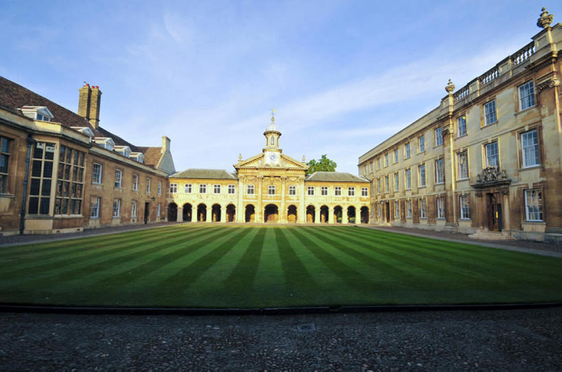 无人,学校,教学楼,横图,室外,白天,旅游,度假,草坪,名胜古迹,标志建筑,地标,建筑,英国,欧洲,遗迹,宏伟,教育,古迹,文物,娱乐,建设,古建筑,校园,英格兰,绿色,风景,地标建筑,享受,休闲,教室,旅游胜地,放松,摄影,建造,古文明,剑桥,剑桥大学,彩图,旅行,大学,教学大楼,bj175