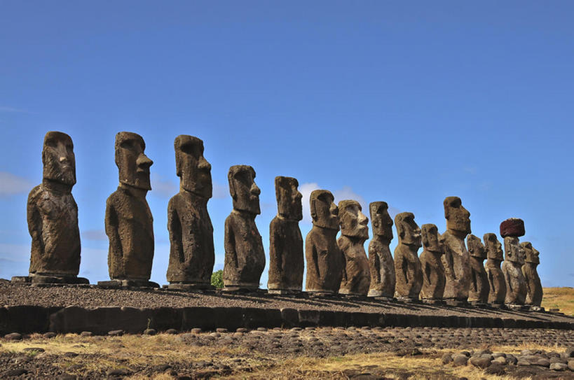 无人,公园,横图,室外,白天,旅游,度假,石头,名胜古迹,标志建筑,地标,建筑,雕塑,复活节岛,智利,一排,遗迹,整齐,雕像,地形,古迹,历史,文物,娱乐,建设,古建筑,世界遗产,排列,风景,天空,享受,休闲,旅游胜地,南美,放松,摄影,宁静,南美洲,国家公园,拉丁美洲,队列,美洲,古文明,远古,复活节岛石像,波利尼西亚,摩艾石像,亚美利加洲,南亚美利加洲,复活岛,智利共和国,古代文明,摩艾像,拉帕.努伊国家公园,拉帕努伊国家公园,波利尼西亚群岛,彩图,旅行,复活节岛人像,赫布亚岛,拉帕努伊岛,毛埃石像,摩阿仪,摩埃石像,莫阿伊,帕赛兰,伊斯特岛,bj175