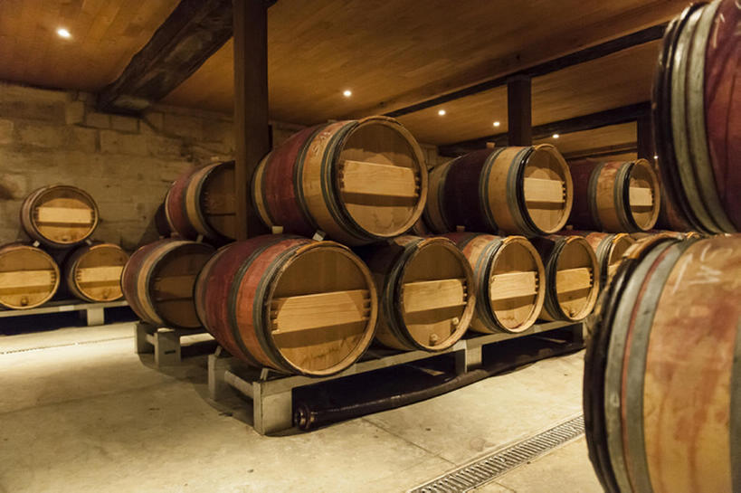 葡萄酒,无人,横图,室内,储藏室,法国,欧洲,一排,许多,堆叠,丰富,整齐,桶,酒类,很多,传统,酒窖,排列,摄影,照亮,队列,波尔多,彩图,传统文化,bj175