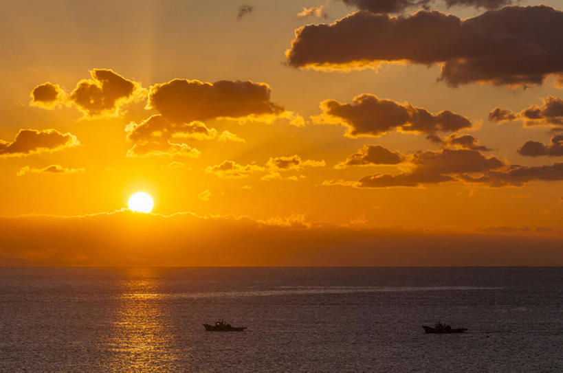 无人,横图,室外,白天,背景,旅游,度假,海洋,美景,日落,太阳,船,日本,地平线,地形,景观,水平线,云,娱乐,黄色,风景,天空,自然,享受,休闲,景色,放松,摄影,宁静,太平洋,自然风光,地貌,罕见,荒僻,偏僻,偏远,遥远,科钦,冷僻,冒险,彩图,bj175