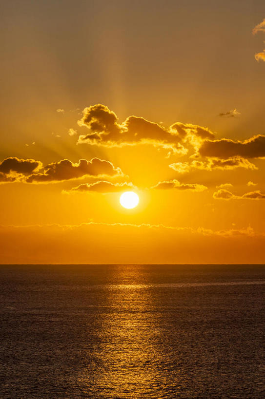 无人,竖图,室外,白天,夜晚,背景,旅游,度假,海洋,美景,日落,太阳,日本,地形,景观,水平线,云,娱乐,黄色,风景,天空,自然,享受,休闲,景色,放松,摄影,宁静,太平洋,自然风光,地貌,罕见,荒僻,偏僻,偏远,遥远,科钦,冷僻,冒险,彩图,bj175