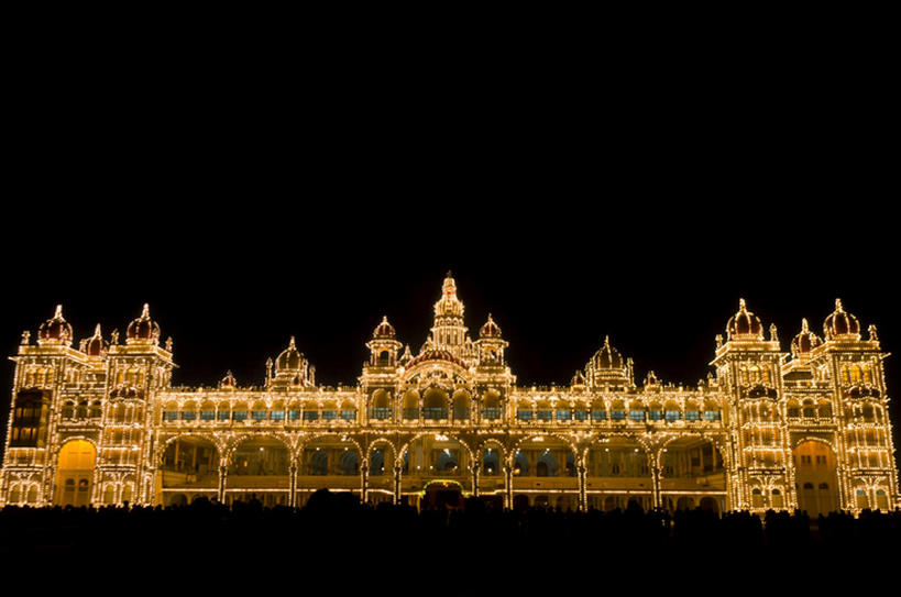 无人,宫殿,横图,室外,夜晚,旅游,度假,名胜古迹,建筑,酒店,印度,亚洲,历史,娱乐,享受,休闲,放松,摄影,建造,照亮,拜访,迈索尔,彩图,旅行,迈索尔皇宫,建筑结构,bj175