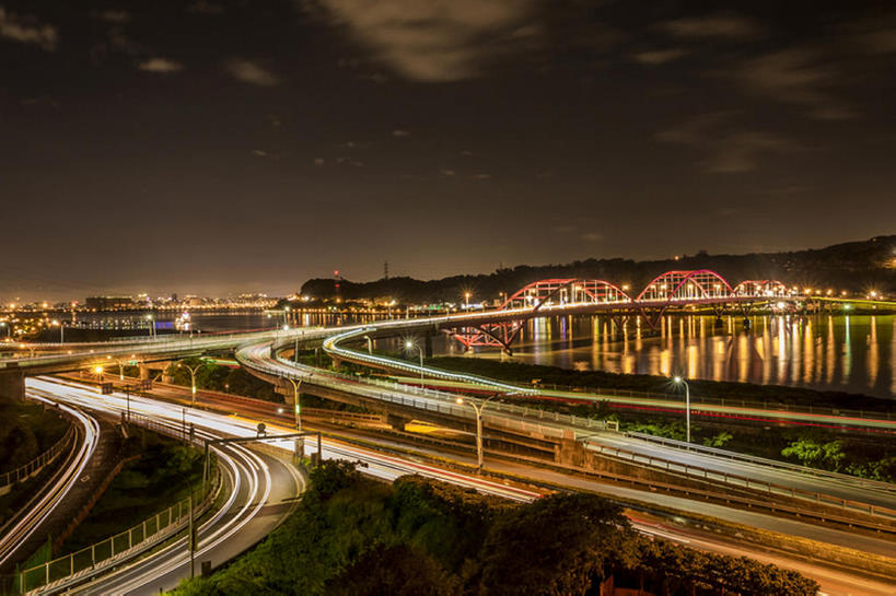 横图,室外,夜晚,河流,路,台湾,亚洲,桥,风景,照亮,淡水河,淡水,bj175