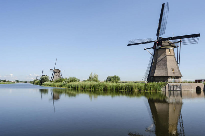 横图,室外,白天,农业,风能,风力发电机,风车,欧洲,荷兰,环保,电力,反射,地形,设备,世界遗产,风景,天空,发电,机械,工业,建造,能源,运河,资源,风力机,利用,低碳,小孩堤防,风力发电,风力涡轮机,联合国教科文组织,bj175