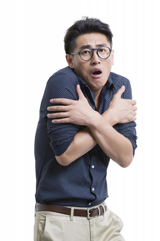 东方人,成年人,一个人,竖图,留白,正面,衬衫,北京,中国,亚洲,仅一个男性,仅一个人,灰色背景,眼镜,注视,仅一个年轻男性,观察,看,站着,张嘴,表情,寒冷,摄影,观看,害怕,幽默,惊吓,察看,感冒,疾病,恐怖,关注,张大嘴巴,东亚,震惊,男人,男性,年轻男性,亚洲人,中国人,年轻人,张开嘴,彩图,影棚拍摄,开领,bj175