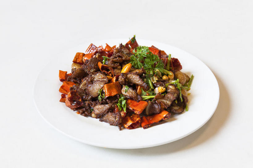 无人,横图,白色背景,烹饪,中餐,辣椒,蔬菜,静物,中国,亚洲,新鲜,炒,青椒,炒菜,肉,熟食,料理,美味,食品,饮品,猪肉,小炒肉,菜肴,美食,肉类,饮食,餐饮,食物,饮料,盘子,中国菜,健康,中式,摄影,佳肴,有机食品,绿色食品,中华料理,膳食,可口,中国文化,五花肉,川菜,肉食,肉制品,东亚,健康食物,辣角,红海椒,大椒,辣虎,广椒,豚肉,菜椒,适口,四川菜,肋条肉,三层肉,甜椒,柿子椒,辣子,红辣椒,海椒,番椒,灯笼椒,彩图,影棚拍摄,装饰菜,bj175