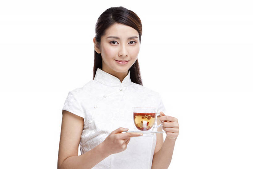 东方人,成年人,一个人,微笑,横图,留白,白色背景,正面,化妆,美容,快乐,幸福,茶,北京,中国,亚洲,仅一个年轻女性,仅一个女性,仅一个人,护肤,准备,旗袍,食品,饮品,拿着,注视,传统,饮食,食物,饮料,茶碟,花茶,观察,看,保养,享受,休息,休闲,健康,放松,活力,美女,保健,摄影,影棚,观看,察看,高雅,优美,享乐,草本,关爱,关注,可口,清新,中国文化,摄影棚,肖像,中医,东亚,热饮,健康食物,养颜,美化,适口,年轻女性,女人,女性,亚洲人,中国人,年轻人,长发,茶杯,半身,彩图,影棚拍摄,传统服装,欢乐,拍摄,SPA美容,魅力,传统文化,美人,红巧梅,bj175