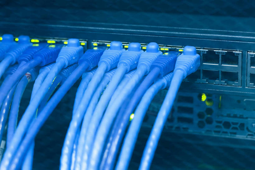 无人,横图,特写,通讯,安全,信心,互联网,技术,数据,科技,北京,中国,亚洲,连接,环绕,缠绕,传输,科学,因特网,网络,网址,信息,金属,电缆,电器,配件,器材,域名,指示灯,插座,铁丝网,联系,现代,蓝色,容器,箱子,工具箱,工业,通信,创意,摄影,储藏,保护,支撑,网线,主机,部分,复杂,部件,电流,控制,工程,数据线,金属丝,操作,家用电器,机房,储存,水晶头,地址,USB线,纠缠,计算机设备,母板,插线板,拖线板,东亚,网络服务器,控制室,线缆,电源转换器,排插,无线电技术,技能,机件,计算机,计算机电缆,彩图,USB数据线,贮存,网络安全防护,接线板,工业机械,bj175