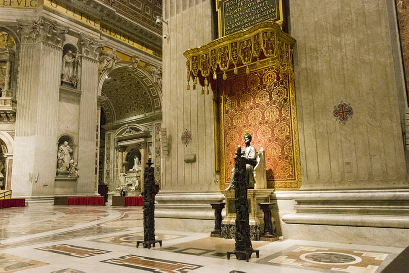 无人,教堂,横图,室内,白天,旅游,度假,名胜古迹,标志建筑,地标,建筑,雕塑,欧洲,艺术,装饰,雕像,建筑群,圣彼得大教堂,古典,历史,娱乐,建设,传统,风景,享受,休闲,放松,摄影,宗教,旧的,华贵,古典风格,远古,欧洲文化,梵蒂冈城,古代文明,灵性,式样,彩图,旅行,大教堂,传统文化,建筑结构,bj175