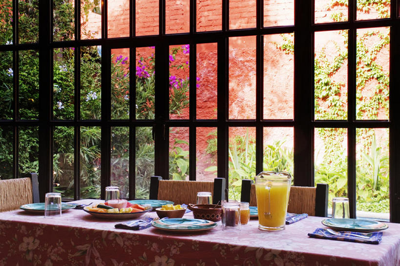 果汁,无人,横图,室内,早餐,餐桌,窗户,桌子,餐具,椅子,墨西哥,食品,古典,美丽,饮食,装饰物,休闲,摄影,北美,舒适,北美洲,膳食,桔子汁,美洲,瓜纳华托,瓜纳华托州,北亚美利加洲,亚美利加洲,墨西哥合众国,仙人掌王国,休闲活动,彩图,bj175