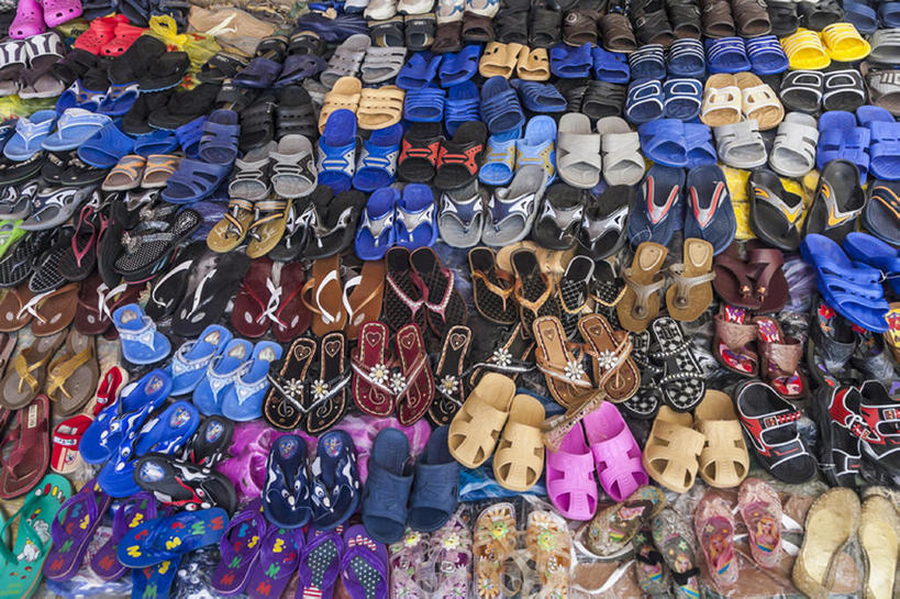 无人,横图,消费,鞋子,一排,许多,堆叠,丰富,整齐,商品,很多,排列,拖鞋,零售,摄影,多样,队列,彩图,全画幅,商业活动,赛尔,bj175