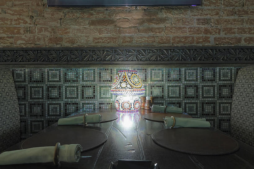 无人,酒吧,横图,室内,家具,台灯,桌子,城市,椅子,棍子,书桌,座位,摄影,生活方式,照亮,高雅,夜总会,古典风格,莫斯科,俄罗斯联邦,休闲活动,彩图,餐馆,建筑结构,bj175