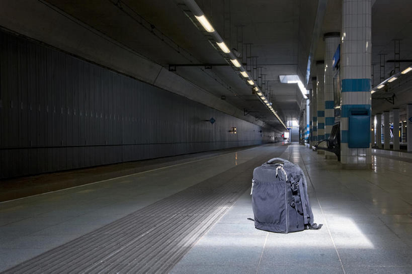 无人,横图,室内,白天,车站,荷兰,地铁站,站台,公共交通,月台,地下,背包,行李,运输,摄影,彩图,损失,bj175