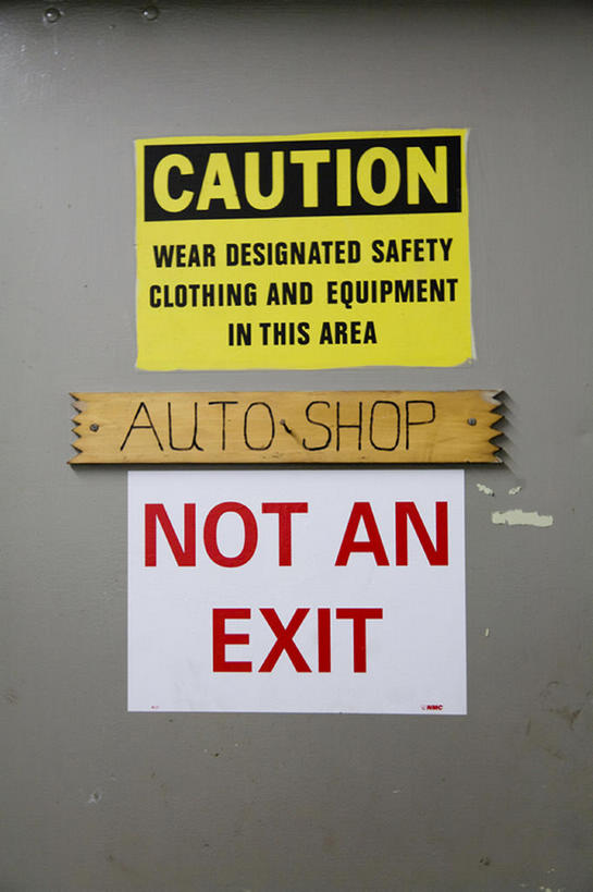 无人,办公室,竖图,室内,安全,门,建筑,指示牌,美国,木制,标志,文字,墙,防护,警告,标识,警示,摄影,建造,保护,禁止,提醒,提示,限制,保险,警告标志,诺福克,保全,周全,安稳,安定,维吉尼亚,平安,危险,彩图,机械工人,bj175