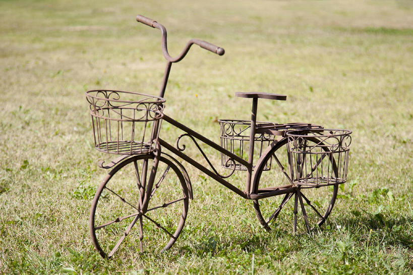 无人,横图,室外,白天,草地,草坪,自行车,雕塑,爱沙尼亚,艺术,装饰,钢铁,铁,金属,田地,草,绿地,休闲,摄影,旧的,古典风格,设计,彩图,bj175