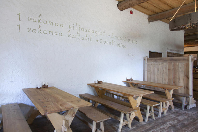 无人,横图,室内,留白,吃饭,桌子,椅子,爱沙尼亚,一排,整齐,木制,饭厅,古典,排列,装饰物,小旅馆,摄影,建造,队列,旧的,彩图,餐馆,建筑结构,bj175