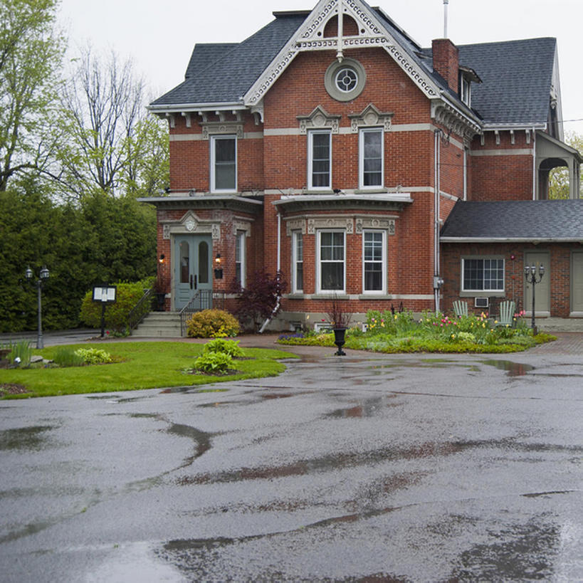 无人,方图,室外,白天,草地,草坪,建筑,酒店,加拿大,地面,古典,草,树,绿色,绿地,摄影,北美,安大略湖,彩图,建筑结构,bj175