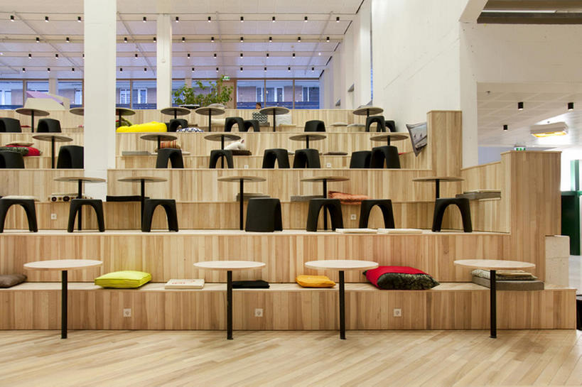 无人,学校,教学楼,横图,室内,家具,桌子,椅子,一排,整齐,木制,教育,干净,现代,大厅,书桌,校园,座位,排列,演讲,教室,摄影,报告,医疗,演说,队列,宣传,心房,软垫,圆形剧场,鼓动,讲演,彩图,大学,教学大楼,当代,bj175