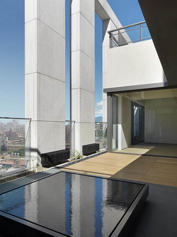 无人,栏杆,露台,竖图,室内,白天,水,阳台,建筑,中国,亚洲,球袋,屋顶,池塘,公寓,院子,现代,布置,摄影,样板房,华贵,东亚,彩图,露天阳台,上层阶级,bj175