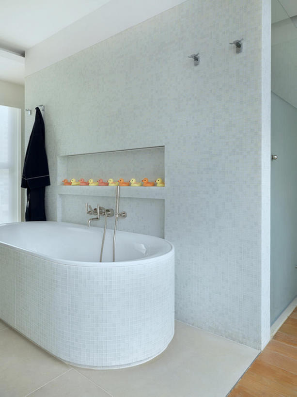 无人,竖图,室内,窗户,浴室,中国,亚洲,瓷砖,水龙头,公寓,干净,现代,布置,架子,浴盆,放松,摄影,样板房,高雅,简单,淋浴头,东亚,设计,彩图,浴衣,上层阶级,bj175