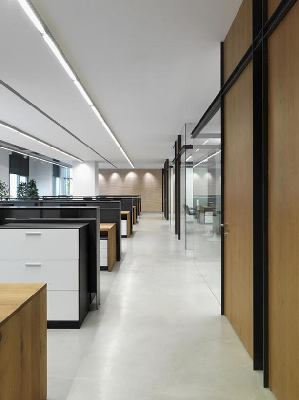 无人,办公室,竖图,室内,留白,商务,时尚,一排,整齐,走廊,过道,干净,现代,书桌,建筑物,排列,灯具,摄影,照亮,住房,风格,企业,公司,队列,隔间,狭窄,设计,彩图,当代,bj175