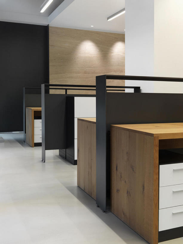 无人,办公室,竖图,室内,留白,商务,时尚,建筑,抽屉,一排,整齐,木制,走廊,现代,书桌,建筑物,排列,摄影,照亮,住房,风格,企业,公司,队列,隔间,设计,彩图,当代,bj175