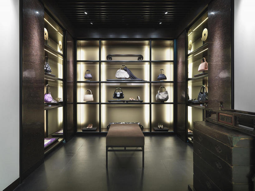 无人,商店,横图,室内,商务,时尚,消费,一排,丰富,整齐,长椅,挎包,干净,现代,架子,排列,零售,摄影,多样,风格,服装店,队列,华贵,选择,彩图,当代,bj175